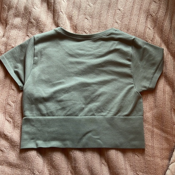 Offline by Aerie Seamless Ribbed Crop Top - Picture 2 of 2